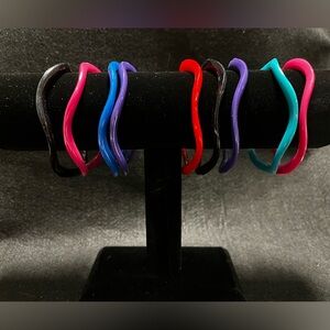 Vintage- 9 Colorful Women’s Plastic Wavy Bracelets